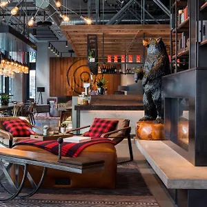 Moxy Downtown Hotel