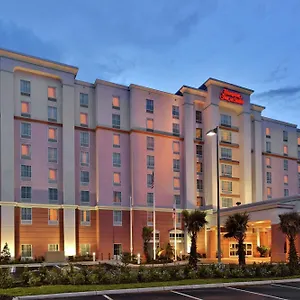 Hotel Hampton & Airport At Gateway Village